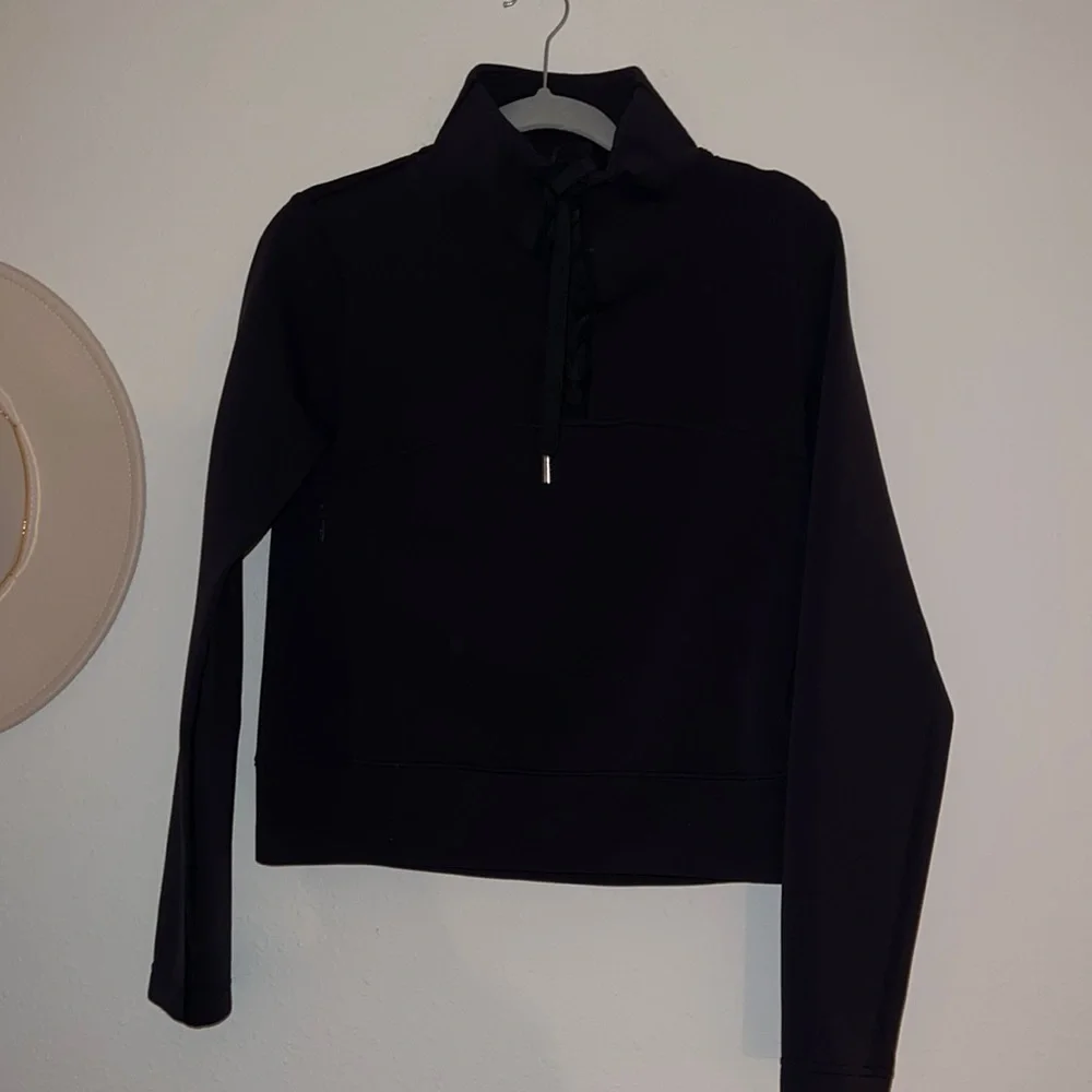 Lululemon pullover - Picture 1 of 4